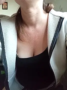 Snapshot of Ladyluder88 chatting on September 19, 2025, 5:13 pm Ladyluder88 online show from September 19, 2025, 5:13 pm