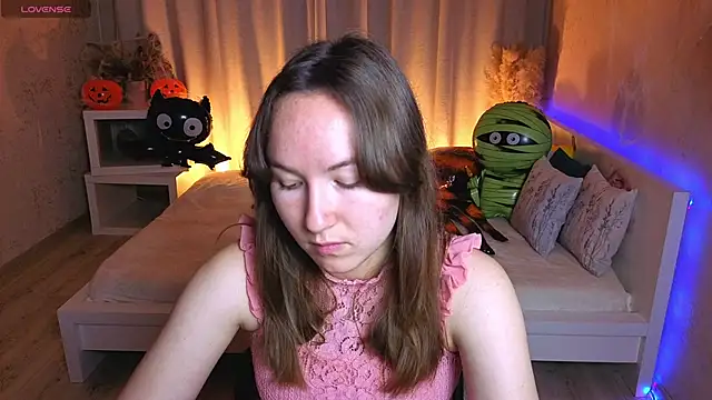 Snapshot of Little_doll_meow chatting on October 24, 2025, 3:03 am Little doll meow online show from October 24, 2025, 3:03 am