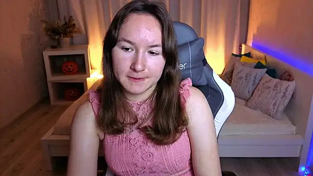 Snapshot of Little_doll_meow chatting on November 7, 2025, 3:06 am Little doll meow online show from November 7, 2025, 3:06 am