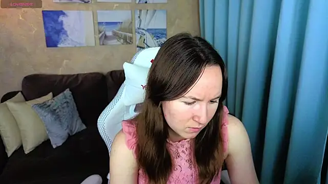 Snapshot of Little_doll_meow chatting on December 2, 2025, 2:50 am Little doll meow online show from December 2, 2025, 2:50 am