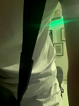 royalgirls x online show from November 14, 2025, 1:26 am