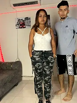 royalgirls x online show from December 2, 2025, 1:33 am