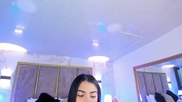 PaulinaDuarte online show from February 13, 2026, 11:50 am