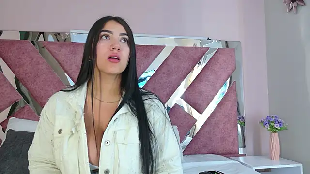 Snapshot of PaulinaDuarte chatting on July 15, 2026, 11:26 am PaulinaDuarte online show from July 15, 2026, 11:26 am