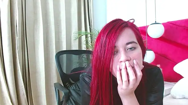 Snapshot of Sophie_ponce chatting on May 13, 2026, 12:24 pm Sophie ponce online show from May 13, 2026, 12:24 pm