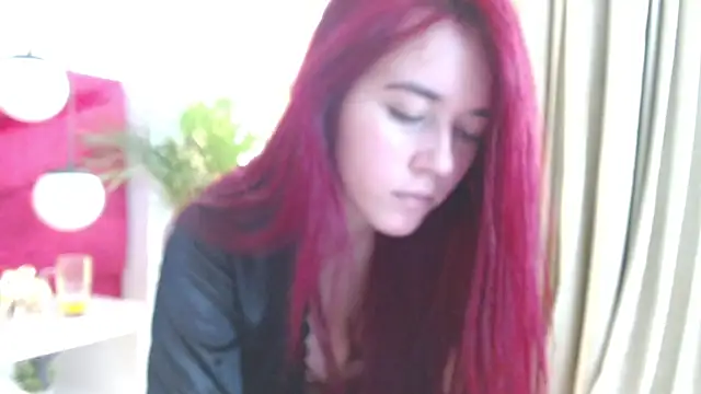 Snapshot of Sophie_ponce chatting on June 17, 2026, 12:50 pm Sophie ponce online show from June 17, 2026, 12:50 pm