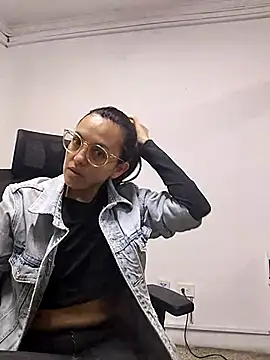 dalilla macherano online show from March 12, 2025, 8:31 pm