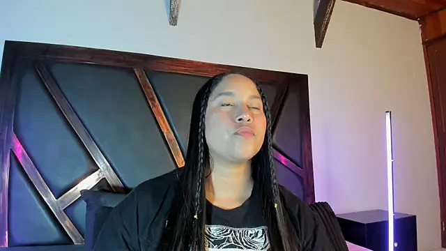 EmiliWilliams online show from March 8, 2026, 9:18 pm