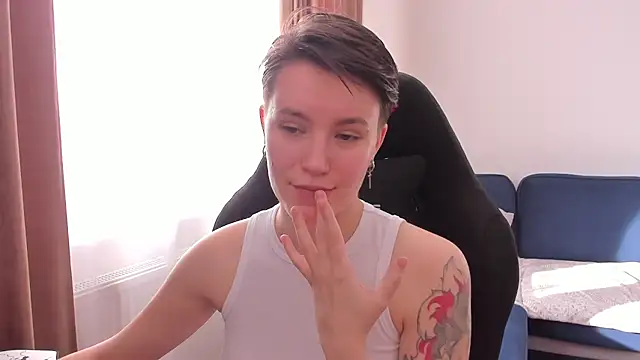 JessieFlower online show from February 5, 2026, 8:19 am