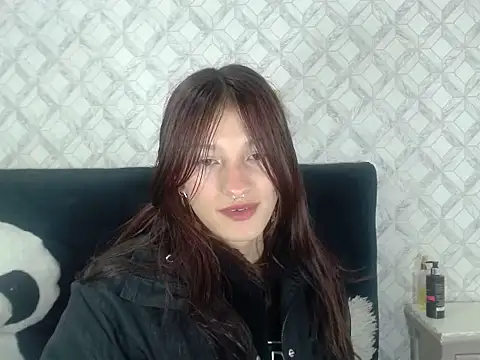 Emma-Wilson online show from September 19, 2025, 3:19 am