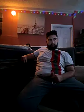 bigdickgio6923 online show from November 5, 2025, 4:34 am