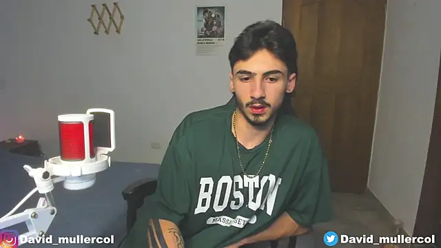 Snapshot of David_Brown18 chatting on January 15, 2025, 10:57 pm David Brown18 online show from January 15, 2025, 10:57 pm