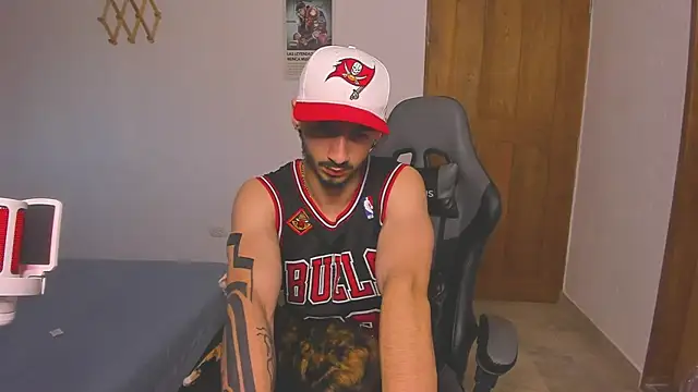 Snapshot of David_Brown18 chatting on January 17, 2025, 9:50 pm David Brown18 online show from January 17, 2025, 9:50 pm