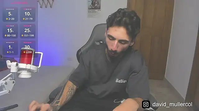 Snapshot of David_Brown18 chatting on January 27, 2025, 10:49 pm David Brown18 online show from January 27, 2025, 10:49 pm