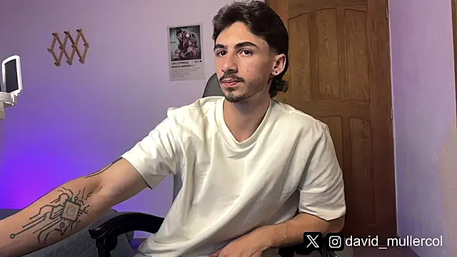 Snapshot of David_Brown18 chatting on February 9, 2025, 10:21 pm David Brown18 online show from February 9, 2025, 10:21 pm