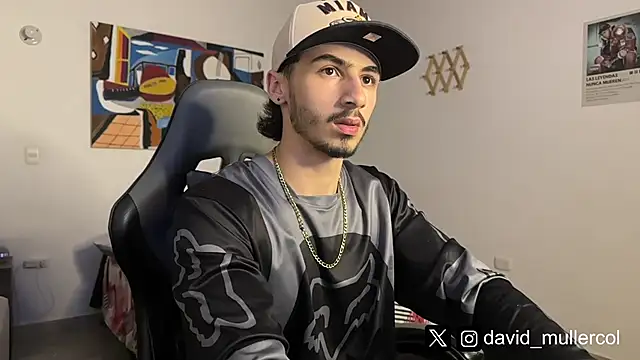 Snapshot of David_Brown18 chatting on March 4, 2025, 1:12 am David Brown18 online show from March 4, 2025, 1:12 am