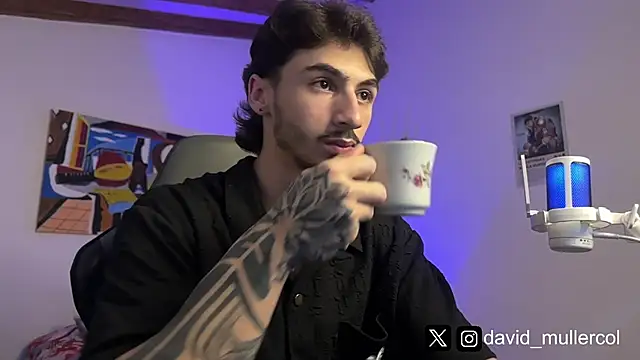 Snapshot of David_Brown18 chatting on March 9, 2025, 7:37 pm David Brown18 online show from March 9, 2025, 7:37 pm