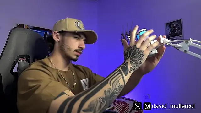 Snapshot of David_Brown18 chatting on March 14, 2025, 1:16 am David Brown18 online show from March 14, 2025, 1:16 am