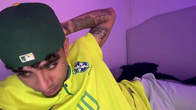 dominic brandd23 online show from September 21, 2025, 2:35 am