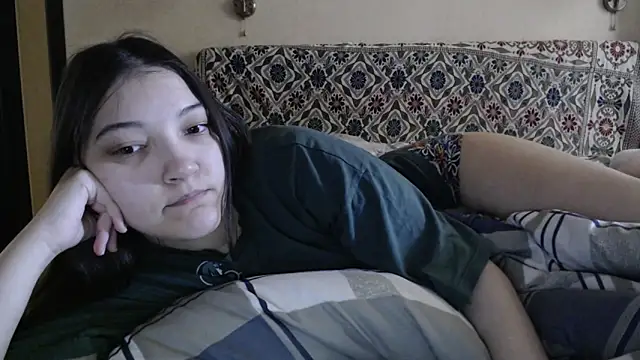 Snapshot of AlisaDevis chatting on December 31, 2024, 12:04 pm AlisaDevis online show from December 31, 2024, 12:04 pm