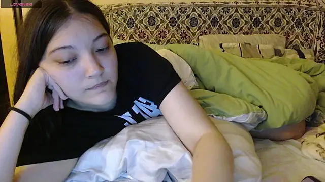 Snapshot of AlisaDevis chatting on October 7, 2025, 5:10 pm AlisaDevis online show from October 7, 2025, 5:10 pm