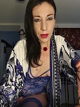 Snapshot of freyamoret chatting on June 18, 2026, 3:40 am freyamoret online show from June 18, 2026, 3:40 am