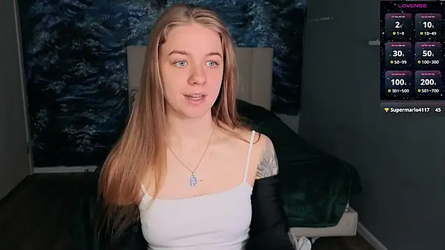 Snapshot of candy_maggie chatting on April 4, 2026, 10:02 am candy maggie online show from April 4, 2026, 10:02 am