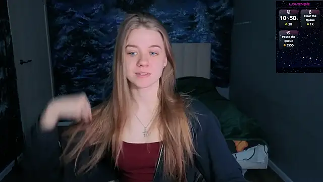 Snapshot of candy_maggie chatting on April 8, 2026, 2:17 pm candy maggie online show from April 8, 2026, 2:17 pm
