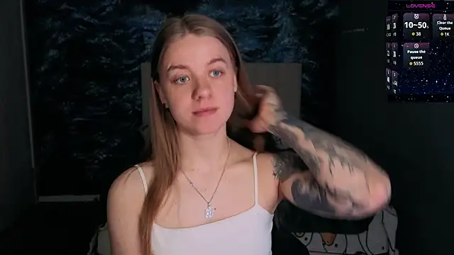 Snapshot of candy_maggie chatting on April 16, 2026, 2:18 pm candy maggie online show from April 16, 2026, 2:18 pm