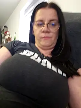 KristenVega online show from October 26, 2025, 1:06 pm