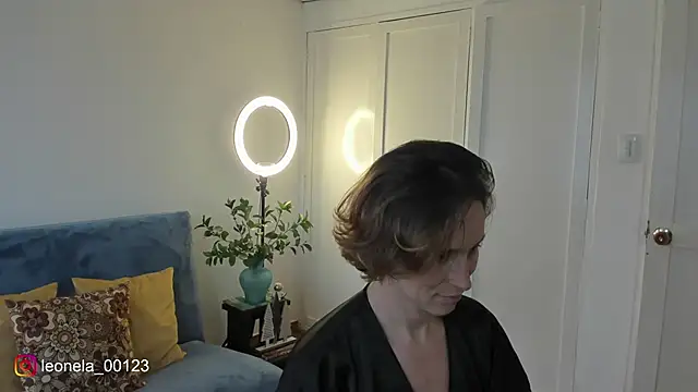 cuddlingbunny online show from January 12, 2026, 8:03 pm