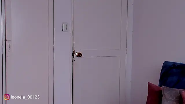 cuddlingbunny online show from February 21, 2026, 2:40 pm