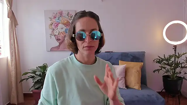 cuddlingbunny online show from March 16, 2026, 5:17 pm