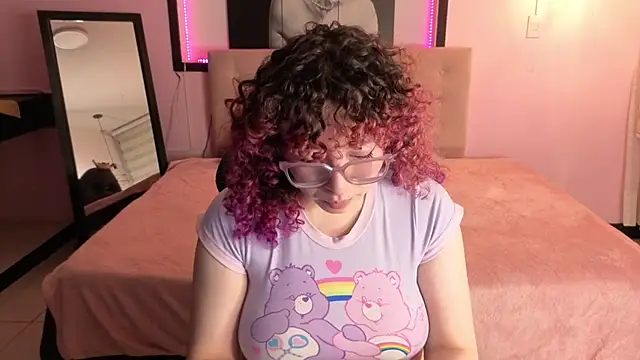 Snapshot of _Androm3da_ chatting on July 22, 2026, 7:16 pm Androm3da online show from July 22, 2026, 7:16 pm