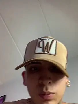 Snapshot of _Tomy08calderon chatting on February 16, 2025, 2:31 am Tomy08calderon online show from February 16, 2025, 2:31 am