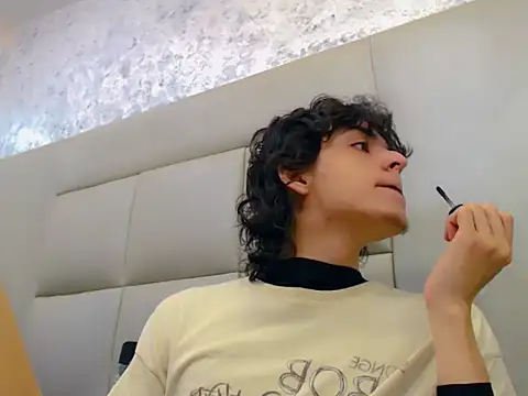 Sr BonnyEthan online show from February 6, 2026, 1:47 pm