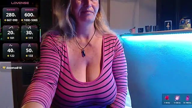 JennaDeluxe online show from April 29, 2026, 2:48 am