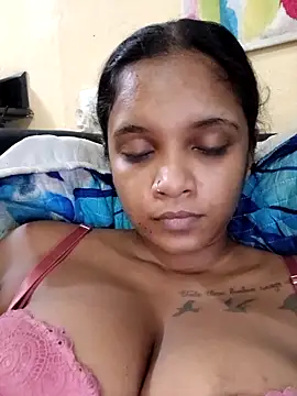 Snapshot of Indianqueen03 chatting on April 6, 2026, 7:15 pm Indianqueen03 online show from April 6, 2026, 7:15 pm