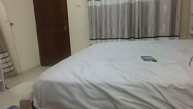 Fine assie online show from November 10, 2025, 4:28 pm