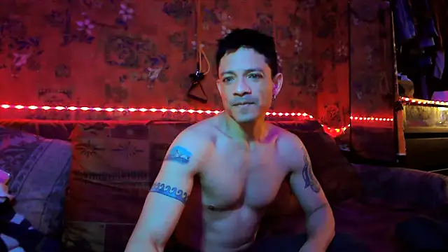 Snapshot of Tony_Torrente chatting on December 31, 2024, 12:43 am Tony Torrente online show from December 31, 2024, 12:43 am