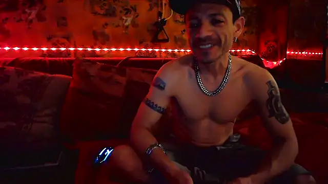 Snapshot of Tony_Torrente chatting on January 4, 2025, 5:27 am Tony Torrente online show from January 4, 2025, 5:27 am