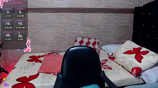 pretty cristal69 online show from November 21, 2025, 12:04 pm