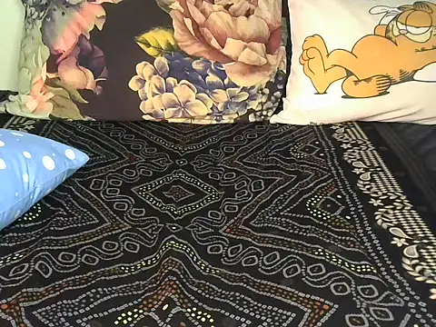 Snapshot of Bella_cute01 chatting on January 10, 2026, 8:38 am Bella cute01 online show from January 10, 2026, 8:38 am