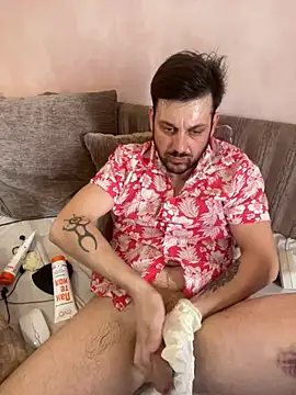 Snapshot of MaeltraJoy chatting on February 28, 2025, 4:54 am MaeltraJoy online show from February 28, 2025, 4:54 am