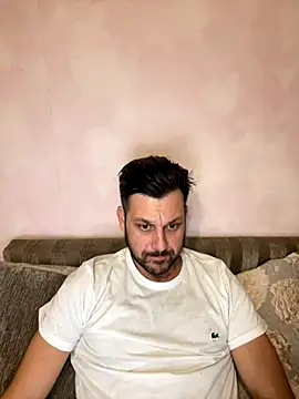 Snapshot of MaeltraJoy chatting on September 20, 2025, 5:47 pm MaeltraJoy online show from September 20, 2025, 5:47 pm