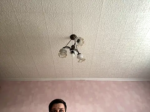 Snapshot of MaeltraJoy chatting on September 27, 2025, 5:12 am MaeltraJoy online show from September 27, 2025, 5:12 am