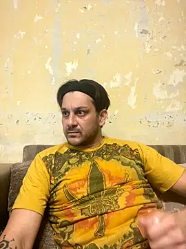 Snapshot of MaeltraJoy chatting on December 16, 2025, 4:12 pm MaeltraJoy online show from December 16, 2025, 4:12 pm