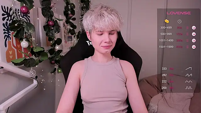 Snapshot of enigma_mia chatting on December 5, 2024, 5:50 pm enigma mia online show from December 5, 2024, 5:50 pm