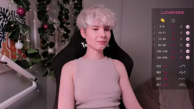 Snapshot of enigma_mia chatting on December 6, 2024, 8:18 pm enigma mia online show from December 6, 2024, 8:18 pm