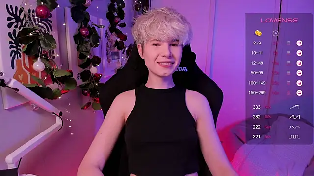 Snapshot of enigma_mia chatting on December 9, 2024, 5:41 pm enigma mia online show from December 9, 2024, 5:41 pm